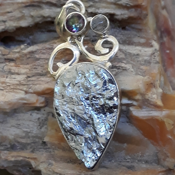 Handmade Silicon Crystal Sterling Silver P… - Picture 4 of 5